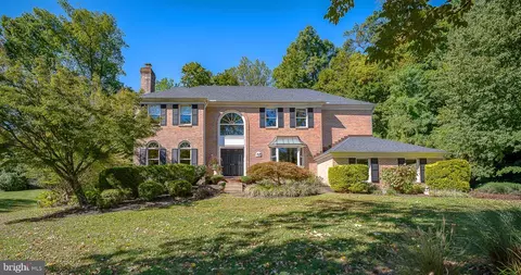 215 Cornell Dr, Bryn Mawr, PA 19010