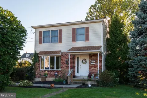 537 Folsom Ave, Folsom, PA 19033
