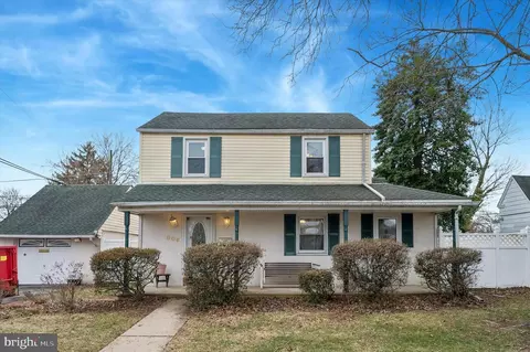 806 W Penn Pines Blvd, Aldan, PA 19018