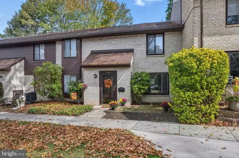 2605 Red Oak Cir, Springfield, PA 19064