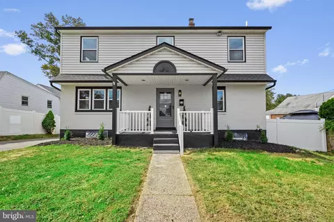 Exterior - 14 W Ann Rd, Broomall, PA 19008 photo 1 of 4