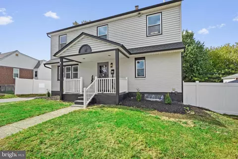 Entry Way - 14 W Ann Rd, Broomall, PA 19008 photo 1 of 4