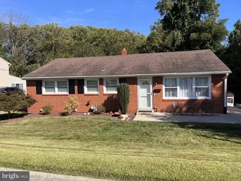 4930 Jackson Dr, Brookhaven, PA 19015