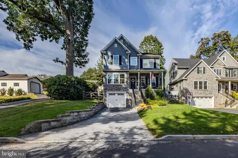 24 Oakland Rd, Broomall, PA 19008