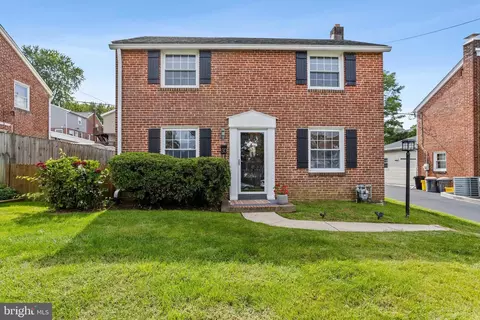 30 Wayne Ave, Springfield, PA 19064