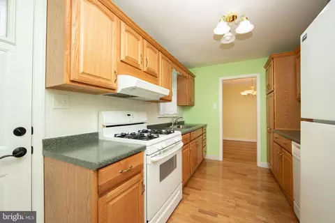 Entry Way - 838 Springhaven Rd, Springfield, PA 19064 photo 1 of 2