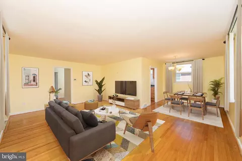 Living - 838 Springhaven Rd, Springfield, PA 19064 photo 2 of 8