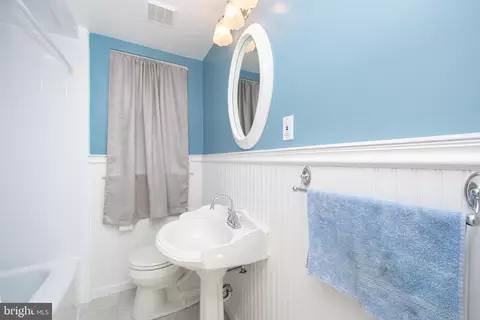 Bath - 838 Springhaven Rd, Springfield, PA 19064 photo 1 of 3