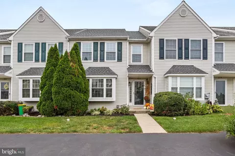 220 Spring Valley Way, Aston, PA 19014