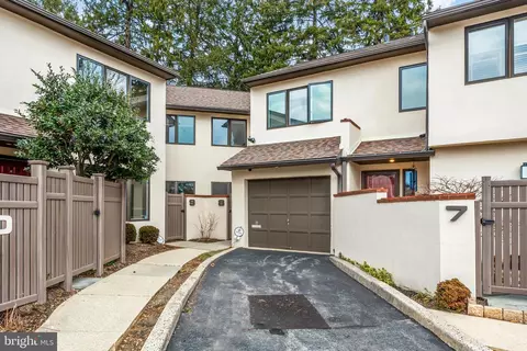 138 Montrose Ave #8, Bryn Mawr, PA 19010
