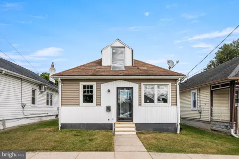 1019 Langley St, Trainer, PA 19061
