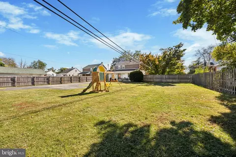 Exterior - 487 E Springfield Rd, Springfield, PA 19064 photo 4 of 4