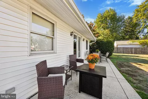 Exterior - 487 E Springfield Rd, Springfield, PA 19064 photo 3 of 4