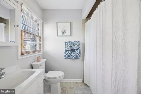 Bath - 487 E Springfield Rd, Springfield, PA 19064 photo 1 of 2