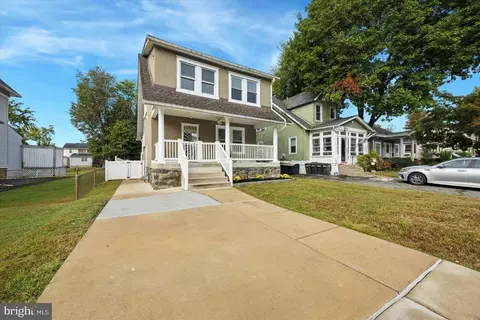 24 S Woodlawn Ave, Aldan, PA 19018