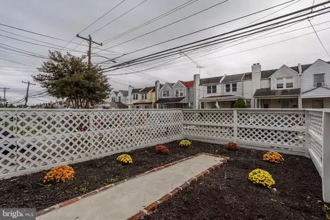 7155 Radbourne Rd, Upper Darby, PA 19082 photo 3