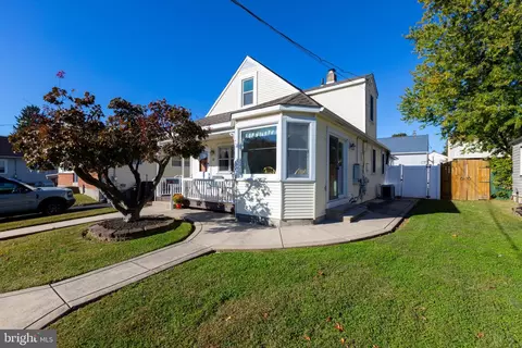 82 1st Ave, Broomall, PA 19008