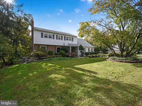 707 Kent Rd, Wallingford, PA 19086