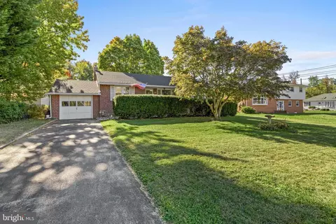 2502 Grand Ave, Holmes, PA 19043