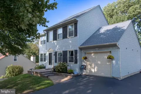 4001 Fox Mill Dr, Boothwyn, PA 19061 photo 2