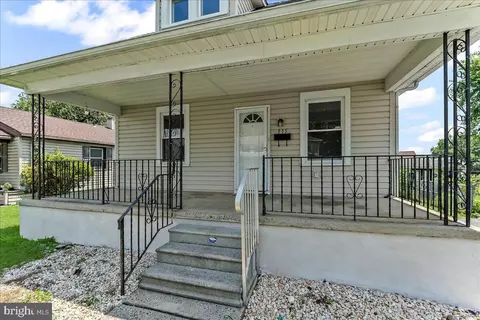 Exterior - 935 Galbraith Ave, Chichester, PA 19061 photo 1 of 4