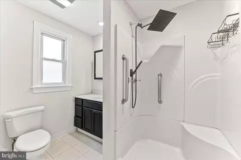 Bath - 935 Galbraith Ave, Chichester, PA 19061 photo 1 of 3