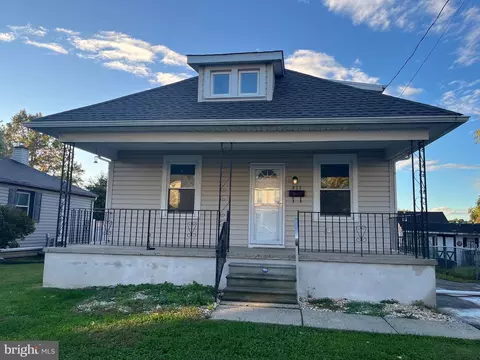 935 Galbraith Ave, Chichester, PA 19061