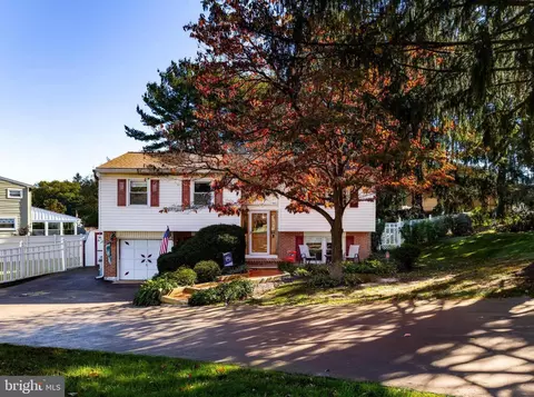 699 Cherry Tree Rd, Aston, PA 19014