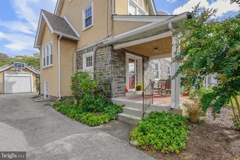 831 Concord Ave, Drexel Hill, PA 19026