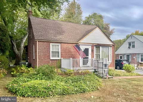 924 Edgewood Ave, Folsom, PA 19033