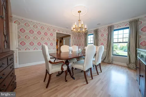 Dining - 800 Maple Glen Ln, Wayne, PA 19087 photo 2 of 3