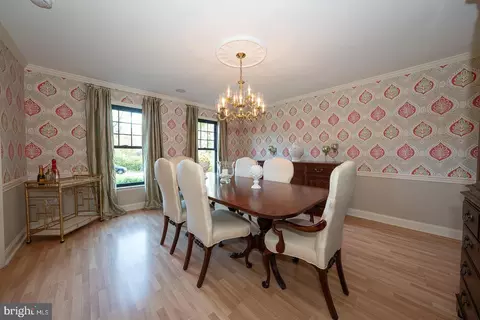 Dining - 800 Maple Glen Ln, Wayne, PA 19087 photo 1 of 3