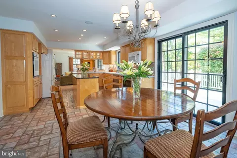 Dining - 800 Maple Glen Ln, Wayne, PA 19087 photo 3 of 3