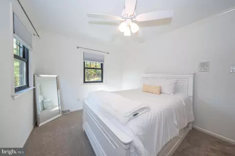 Bedroom - 800 Maple Glen Ln, Wayne, PA 19087 photo 5 of 8