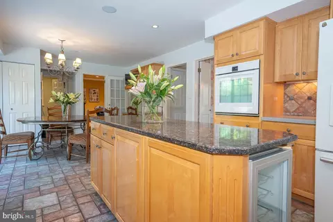 Kitchen - 800 Maple Glen Ln, Wayne, PA 19087 photo 8 of 9