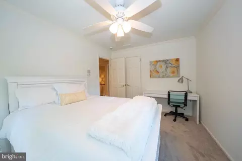Bedroom - 800 Maple Glen Ln, Wayne, PA 19087 photo 6 of 8