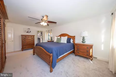 Bedroom - 800 Maple Glen Ln, Wayne, PA 19087 photo 3 of 8