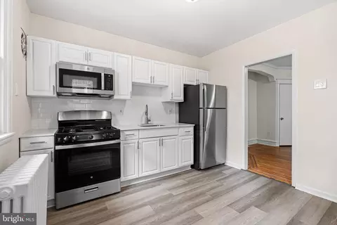 Entry Way - 324 Kingston Rd, Darby, PA 19082 photo 1 of 3