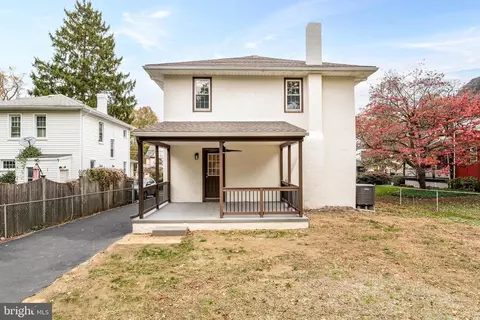 Exterior - 426 W Beech Tree Ln, Wayne, PA 19087 photo 7 of 8