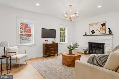 Living - 426 W Beech Tree Ln, Wayne, PA 19087 photo 1 of 1
