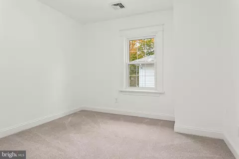 Bedroom - 426 W Beech Tree Ln, Wayne, PA 19087 photo 2 of 4