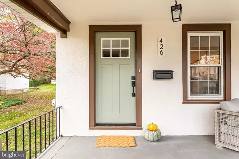 Exterior - 426 W Beech Tree Ln, Wayne, PA 19087 photo 5 of 8
