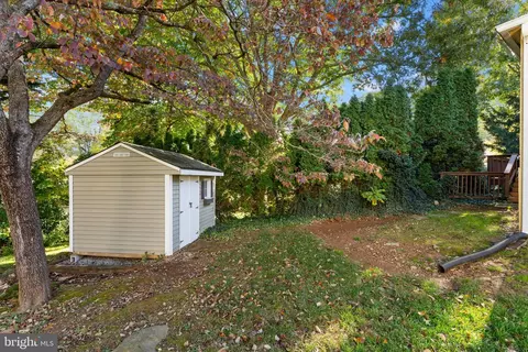 Exterior - 144 Eaton Dr, Wayne, PA 19087 photo 5 of 7