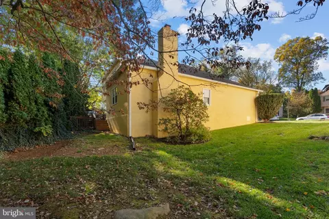 Exterior - 144 Eaton Dr, Wayne, PA 19087 photo 6 of 7