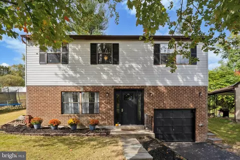 334 Francis Dr, Havertown, PA 19083