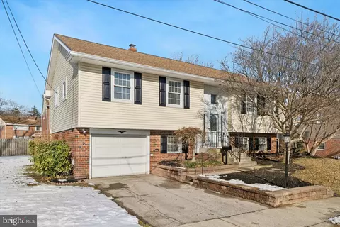 709 Avondale Ln, Swarthmore, PA 19081
