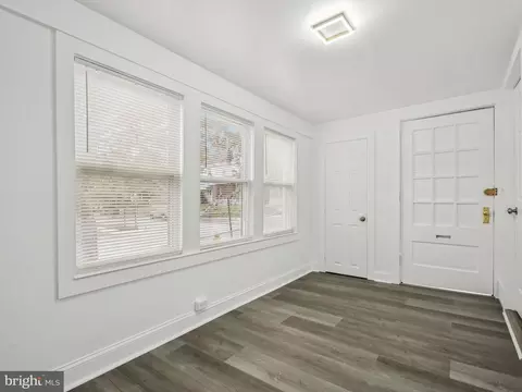 Entry Way - 1001 Sunset St, Marcus Hook, PA 19061 photo 3 of 4