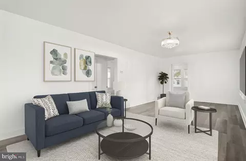Living - 1001 Sunset St, Marcus Hook, PA 19061 photo 9 of 10