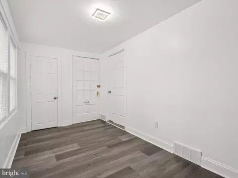 Entry Way - 1001 Sunset St, Marcus Hook, PA 19061 photo 4 of 4