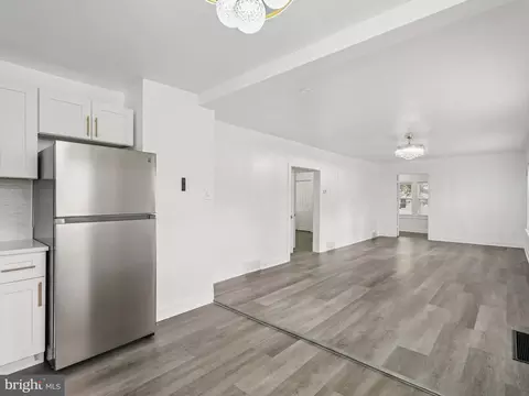 Living - 1001 Sunset St, Marcus Hook, PA 19061 photo 5 of 10